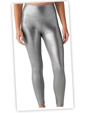 ✨NEW✨ Vera Wang Metallic Silver Faux Leather Leggings